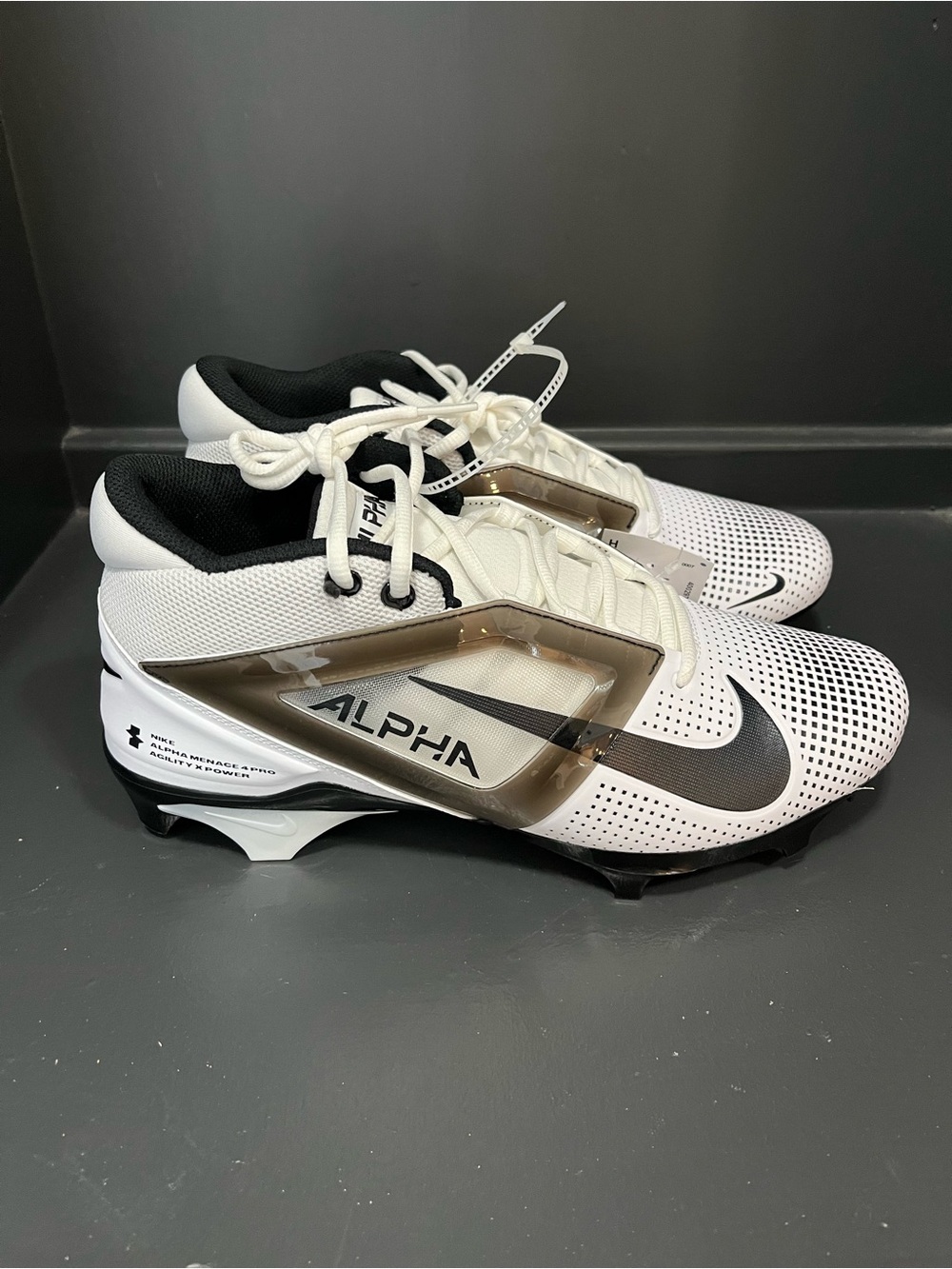 Nike Alpha Menace 4 Pro football cleats  - Sz 10 NWOB - Wh/Blk